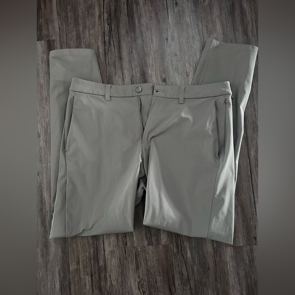Lululemon- Men’s Slim Fit Commision Pants 
34 inch waist 32 inch length